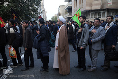 دسته عزاداری دانشجویان از دانشگاه تهران تا حسینیه امام خمینی (ره)