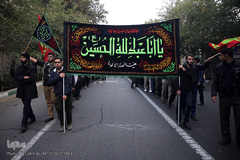 دسته عزاداری دانشجویان از دانشگاه تهران تا حسینیه امام خمینی (ره)