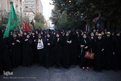 دسته عزاداری دانشجویان از دانشگاه تهران تا حسینیه امام خمینی (ره)