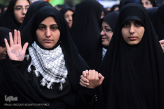 دسته عزاداری دانشجویان از دانشگاه تهران تا حسینیه امام خمینی (ره)