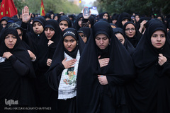 دسته عزاداری دانشجویان از دانشگاه تهران تا حسینیه امام خمینی (ره)