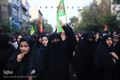 دسته عزاداری دانشجویان از دانشگاه تهران تا حسینیه امام خمینی (ره)