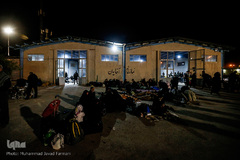 مرز مهران سرد، مملو از زائر، خالی از اتوبوس