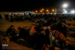 مرز مهران سرد، مملو از زائر، خالی از اتوبوس