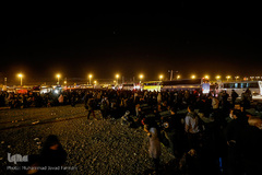 مرز مهران سرد، مملو از زائر، خالی از اتوبوس