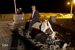 مرز مهران سرد، مملو از زائر، خالی از اتوبوس