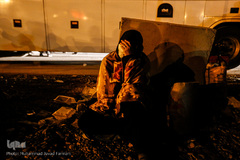 مرز مهران سرد، مملو از زائر، خالی از اتوبوس