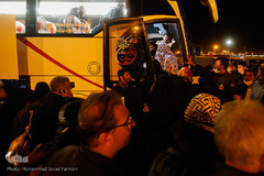 مرز مهران سرد، مملو از زائر، خالی از اتوبوس