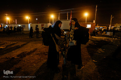 مرز مهران سرد، مملو از زائر، خالی از اتوبوس