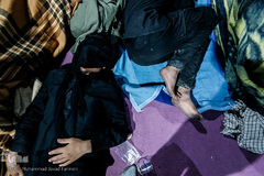 مرز مهران سرد، مملو از زائر، خالی از اتوبوس