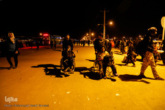 مرز مهران سرد، مملو از زائر، خالی از اتوبوس