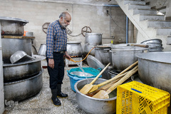 پخت و توزیع ۹ تن آش نذری در سالروز رحلت پیامبر اعظم (ص)