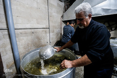 پخت و توزیع ۹ تن آش نذری در سالروز رحلت پیامبر اعظم (ص)