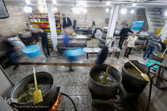 پخت و توزیع ۹ تن آش نذری در سالروز رحلت پیامبر اعظم (ص)