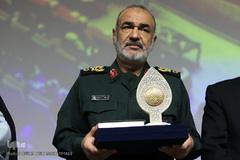 سردار حسین سلامی در سومین همایش بزرگداشت مجاهدان غربت