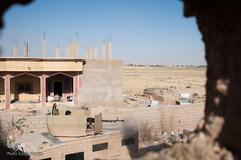 بنا بر گفته برخی سربازان محلی، ابوبکر البغدادی ممکن است اینجا باشد اما رهبر داعش احتمالا پیش از محاصره حجین فرار کرده و همراه با چند تن از افراد وفادار به خود، در صحرایی نزدیک عراق پنهان شده باشد.