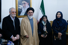 رونمایی از کتاب «وحدت هستی و هستی واحد» به قلم غلامحسین ابراهیمی دینانی