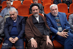 حجت الاسلام دعایی، مدیر مسئول روزنامه اطلاعات در مراسم بزرگداشت دفتر نشر فرهنگ اسلامی