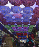 در لاهور پاکستان، بازارها به مناسبت میلاد پیامبر آذین بندی شده است.