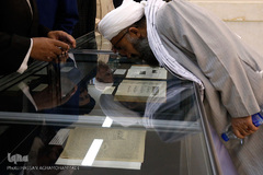 بازدید شرکت کنندگان سی‌و‌ دومین کنفرانس بین المللی«وحدت اسلامی»  از کتابخانه و مخزن کتب خطی حرم مطهر حضرت عبدالعظیم حسنی(ع)