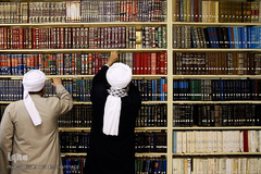 بازدید شرکت کنندگان سی‌و‌ دومین کنفرانس بین المللی«وحدت اسلامی»  از کتابخانه و مخزن کتب خطی حرم مطهر حضرت عبدالعظیم حسنی(ع)