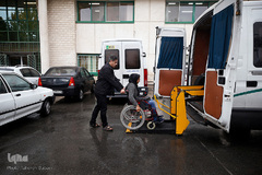 خودروهای ویژه معلولان در موسسه رعد به توانیابان یاری می‌رساند تا راحت‌تر رفت و آمد کنند.