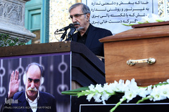 سیدعلی موسوی گرمارودی، شاعر در مراسم تشییع پیکر مرحوم ابوالفضل زرویی نصرآباد