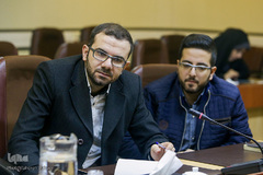 نشست خبری احمد ابوالقاسمی، مدیر رادیو قرآن پیرامون طرح قرآن، کتاب زندگی(۱۴۵۲)