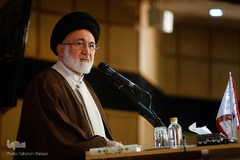 حجت الاسلام سید علی قاضی عسگر در مراسم اختتامیه سوگواره عبرات