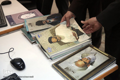  امیر خوراکیان، معاون محتوای مرکز ملی فضای مجازی در حال ملاحظه آرشیو مجله «رایحه» خبرگزاری ایکنا