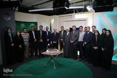 عکس یادگاری عوامل برنامه تلویزیونی«انعکاس» 