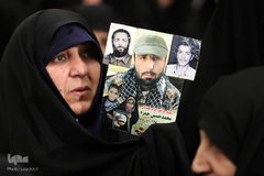 دیدار جمعی از خانواده‌های شهدای دفاع مقدس و مدافع حرم با حضرت آیت‌الله العظمی خامنه‌ای، رهبر معظم انقلاب