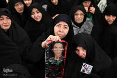 دیدار جمعی از خانواده‌های شهدای دفاع مقدس و مدافع حرم با حضرت آیت‌الله العظمی خامنه‌ای، رهبر معظم انقلاب