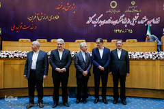 از راست اسحاق جهانگیری، معاون اول رییس جمهور، سیدحسن قاضی‌زاده هاشمی، وزیر بهداشت، درمان و آموزش پزشکی، منصور غلامی، وزیر علوم، تحقیقات و فناوری، سورنا ستاری معاون علمی و فناوری رییس جمهور در نوزدهمین جشنواره تجلیل از پژوهشگران و فناوران برگزیده کشور