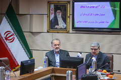 از راست مهدی قره‌شیخلو، رییس سازمان دارالقرآن الکریم و عباس سلیمی، دبیر کارگروه ستاد بزرگداشت چهلمین سال انقلاب اسلامی در نشست خبری کارگروه قرآن ستاد دهه فجر
