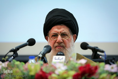 آیت‌الله سیدمحمد خامنه‌ای، رئیس بنیاد صدرا در همایش «ابن‌سینا و حکمت مشرقی»