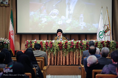 آیت‌الله سیدمحمد خامنه‌ای، رئیس بنیاد صدرا در همایش «ابن‌سینا و حکمت مشرقی»