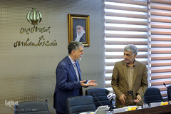 از راست عبدالهادی فقهی‌زاده، معاون قرآن و عترت وزارت فرهنگ و ارشاد اسلامی و سید عباس صالحی، وزیر فرهنگ و ارشاد اسلامی در کمیسیون توسعه فعالیت های تبلیغی ترویجی قرآن