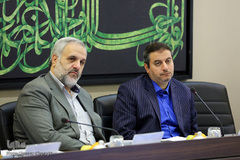 از راست سید محمدجواد شوشتری، سرپرست سازمان قرآنی دانشگاهیان کشور و ولی یاراحمدی، عضو حقیقی کمیسیون توسعه فعالیت های تبلیغی ترویجی قرآن