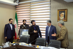 تقدیر از خدمات محمد حسین محمدزاده، مدیر سابق شبکه قرآن در کمیسیون توسعه فعالیت های تبلیغی ترویجی قرآن