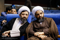 آیین رونمائی ترجمه اصول کافی به‌ قلم استاد حسین انصاریان