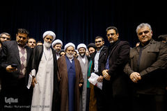 آیین رونمائی ترجمه اصول کافی به‌ قلم استاد حسین انصاریان