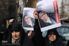 تجمع دانشجویان و اصحاب رسانه در حمایت از مرضیه هاشمی