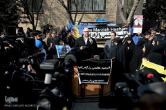 تجمع دانشجویان و اصحاب رسانه در حمایت از مرضیه هاشمی