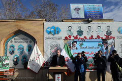 مراسم ادای احترام کاروان قرآنی انقلاب به شهدای مدافع حرم و دفاع مقدس اراک