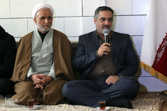 از راست احمد ابوالقاسمی، مدیر رادیو قرآن و حجت‌الاسلام قربان‌پور، مدیرکل تبلیغات اسلامی استان مرکزی