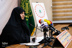 زهرا آیت اللهی، مدیر کارگروه زنان و خانواده در نشست خبری چهلمین سالگرد پیروزی انقلاب اسلامی