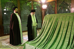 حضور رهبر انقلاب در مرقد امام(ره) و گلزار شهدای بهشت زهرا