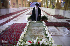 حضور رهبر انقلاب در مرقد امام(ره) و گلزار شهدای بهشت زهرا