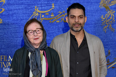 فرش قرمز عوامل فیلم ناگهان درخت در سومین روز سی‌وهفتمین جشنواره فیلم فجر
